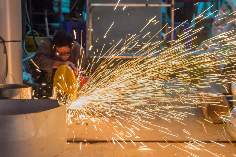 coiffure-ROQUEBRUNE CAP MARTIN-min_work-man-workshop-steel-equipment-metal-496138-pxhere.com